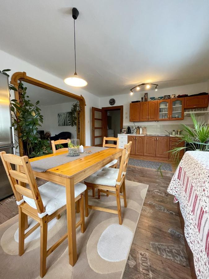 Krasny Apartman V Brane Luzickych Hor Cvikov Kültér fotó